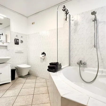 8 Wellen Warnemuende - Auszeit Am Apartment *
