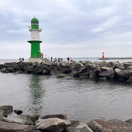 8 Wellen Warnemuende - Auszeit Am *